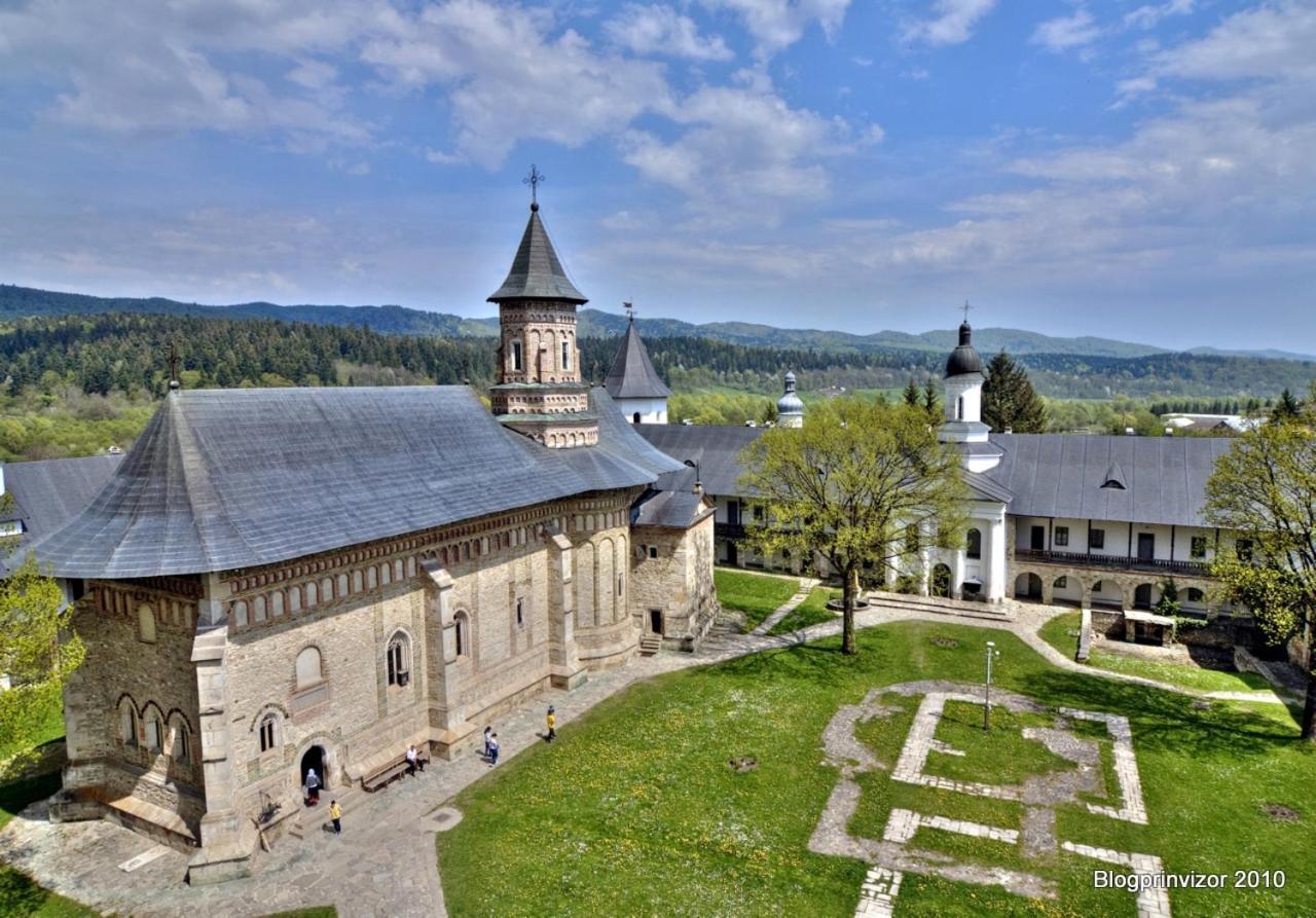 Вилла Casa Jeni Humulesti Экстерьер фото
